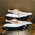 Nike  Revolution 5 Barely Rose Running Sneakers BQ3207-600 Women's Size US 8 Photo 4
