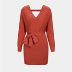 Halara 043H.- Everyday Deep V Neck Belted Mini Knitted Dress. Photo 4