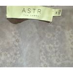 ASTR The Label Womens Lilac Ditsy Floral Ruffle Vneck blouse Sz M Photo 2