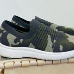Blondo  Karen Waterproof Knit Sneaker camo size 7 Photo 1