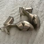 Reaction Kenneth Cole Kenneth Cole Reaction Size 7.5 Women's Gold Reeva Criss-Cross Platform Sandals Photo 5