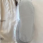 UNISEX TRAVEL SLIPPERS POUCH White Photo 2