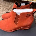 Sorel Evie Pull-On Wedge Heel Bootie Red Suede Leather Size 8.5 Photo 6