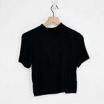 Aritzia Babaton Gonzalo Ribbed Mock Neck Cropped T-Shirt Black Women's Medium Photo 2