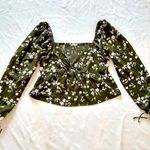 NWOT Large Mi Amor Francesca’s Forest Green Crop Top Floral Wrist Cuff Kelly Photo 0