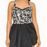 Pacific Connections Monochrome Leaf One Piece Black Size 12 Photo 0