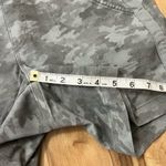 Spanx  Twill Shorts Pull On Smooth Shaping Slimming Gray Camo Sz Small 5” Inseam Photo 5
