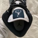 Nike Jordan 1 Mid Photo 5