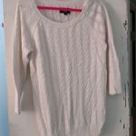 American Eagle EUC  Off-white Sweater Photo 1