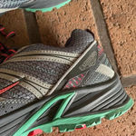 Saucony  Women’s Excursion Trail Running Shoes Size 9 on Gray / Mint Green Photo 1