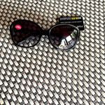 Foster Grant  sunglasses Photo 1