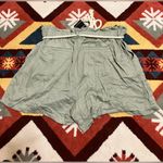 Forever 21 + cute rope belt green shorts Women’s size 0X Photo 3