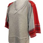 We The Free  People Gray Red Knitted V-Neck Bubble Tee Textured Raw Hem Small Photo 0