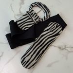 Women’s belt black white tiger striped vinyl elastic stretch OSFM Black Photo 0