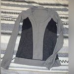Lululemon ‎ long sleeve shirt size 6 Photo 0