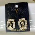 Fashion Logo Stud Earrings Gold Photo 3