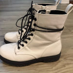 SO  Women's White Combat Boots Size 7 Photo 0
