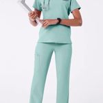 FIGS Casma Three Pocket Scrub Top in Aqua Blue Size XS Photo 5
