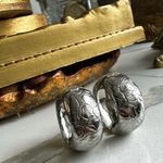 Silver vintage flower floral embossed chunky hoop clip on earrings cuffs‌‌‌‌‌‌‌‌ Photo 4