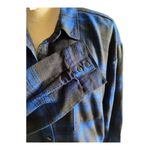 Wild Fable Blue and black plaid lightweight flannel shirt, button front, excellent condition, size medium Photo 3