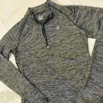 Old Navy  Active Quarter Zip Gray Top Thumb Hole Semi Fitted Women’s Size Medium Photo 1