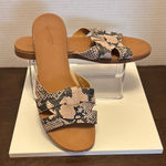 Universal Threads Universal Thread Black and Cream Sandals with Snake Print Photo 0