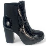 Aritzia | 7.5 | Boots Booties Stretch Alligator Print Pull On Women's Lug Heels Photo 0