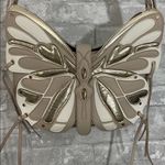 Betsey Johnson Kitsch Butterfly Crossbody Bag in Natural Photo 2