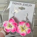 Tropical Floral‎ Earrings Pink Photo 1