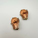 SG Vintage Marked Gold Hammered Back Pink Cloisonne Flower Orchid Clip Earrings Photo 2
