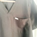 FIGS Technical Collection Catarina One Pocket Scrub Top Black Short Sleeve Large Photo 3
