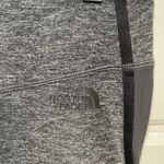 The North Face  Womens‎ Gray Athletic Crop Leggings Activewear large Photo 2