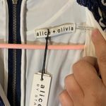 Alice + Olivia womens 4 small Jacki V neck lace dress navy blue with rose new Photo 2