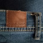 Wallflower 14 36x32 High Rise Rivet Stitched Flap Pocket Jeans The Legendary Fit Blue Photo 4