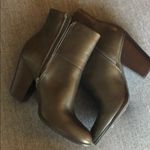 Nine West NWOT brown leather heeled hottie sz 9.5 Photo 3