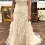 David's Bridal David’s bridal embroidered sweetheart aline W size 12 nwt wedding gown/dress Photo 0