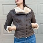 Bebe  Sherpa Lined Asymmetrical Zip Front Cropped Vegan Suede Farmers Jacket S Photo 2