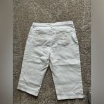 Gloria Vanderbilt Women’s off white/cream like Capri pants Photo 2