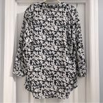 Laundry by Shelli Segal  Women’s Black and White V-Neck Floral Blouse Size L Photo 1