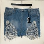 NWT Pretty Little Thing Plus Size 2X Mid Wash Extreme Ripped Mom Denim Shorts Blue Photo 2