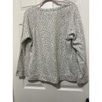 Liz Claiborne  Women’s Size Extra Large White Sweater Leopard Cheetah Boho Cozy. Photo 2