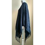 Hat Attack Lightweight Layer Poncho Photo 1