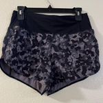 Athleta Women’s PRINTED RUNNING FREE SHORT 3.5" in Black Print Size XS Photo 4