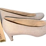 Stuart Weitzman  Women’s Chic Classic Linen Round Toe Pumps in Oatmeal Size 7.5 Photo 10
