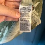 Old Navy  Women's Camouflage Crop Top - Green | Women’s Size Medium Photo 2