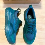 Vans  Ultrarange Neo VR3 Mono Dark Green Women 9.0 US Mens 7.5US Photo 4