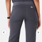 FIGS Kade Cargo Scrub Pants in Charcoal Straight Leg Red Tie size Small Petite Photo 4