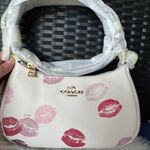 Coach Teri Shoulder with lips print CZ939 Photo 8