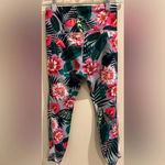 Old Navy Size Small High Rise 7/8 Length Floral Mesh Trim Compression Sporty Photo 4