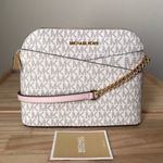 Michael Kors Set Photo 13